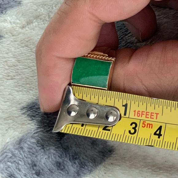 Jade 18k Ring - Picture 5 of 7